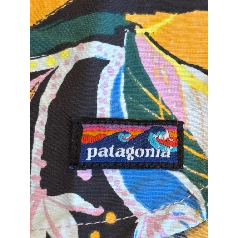 Patagonia Wavefarer Boardshorts Women's 8 Multi Color Floral NetPlus Nylon Swim